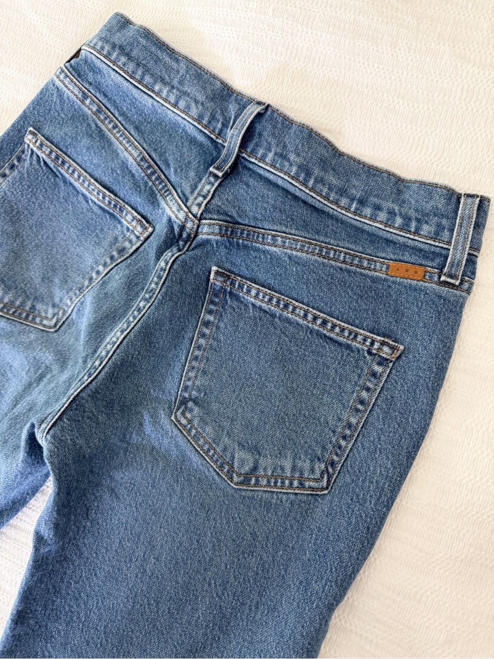 AYR LALA Classic High-Rise Cropped Blue Jeans